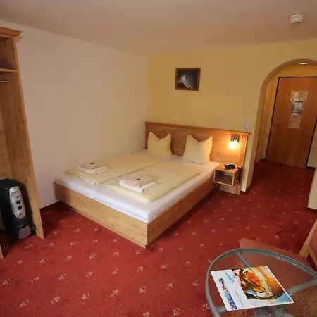 Otel T3 Alpenhotel Garfrescha